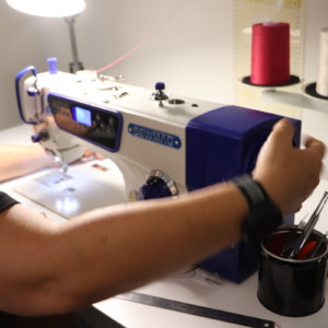 Encore ma piqueuse plate ... Une super machine ! Encore ma piqueuse plate ... Une super machine !